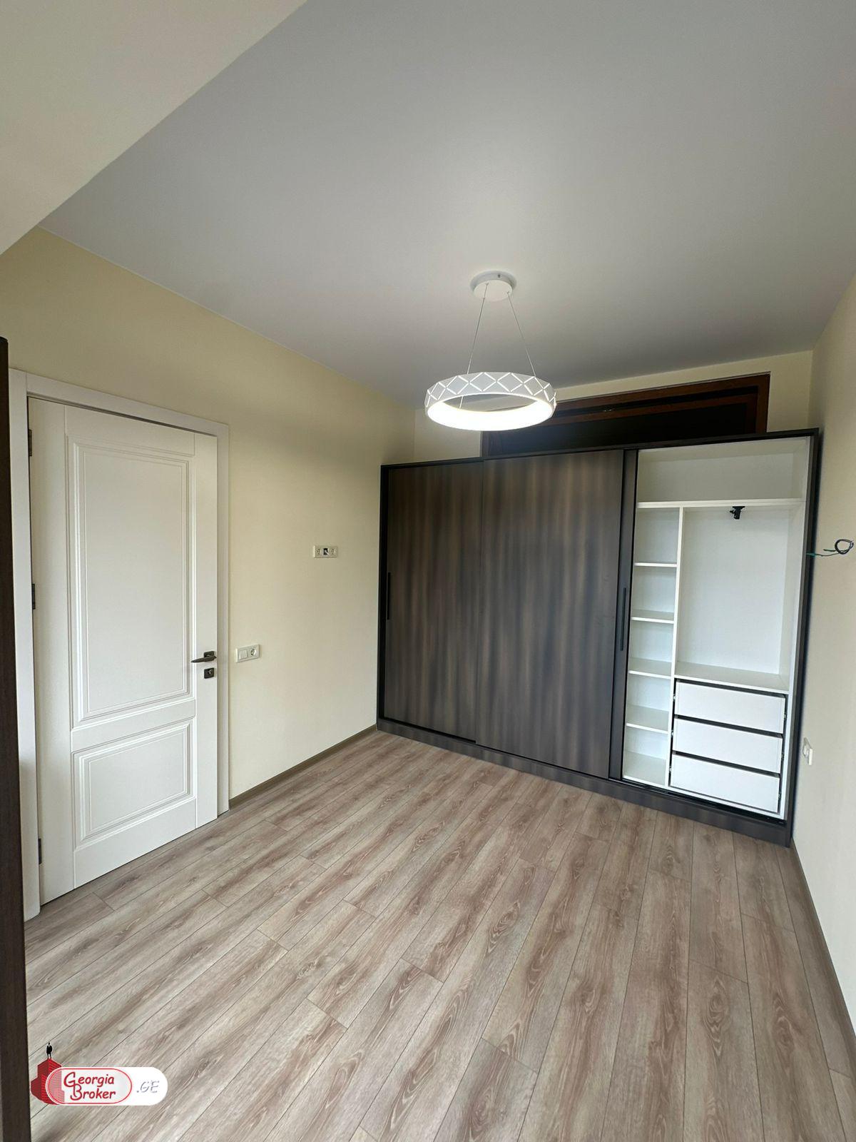 იყიდება ახალი გარემონტებული 3 ოთახიანი ბინა